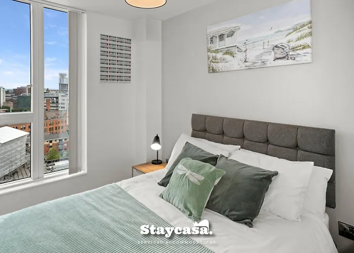 Spectacular Apartment Balcony View In City Centre